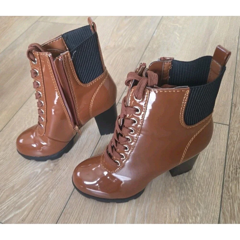 Bamboo womens boots 5  1/2 (35)